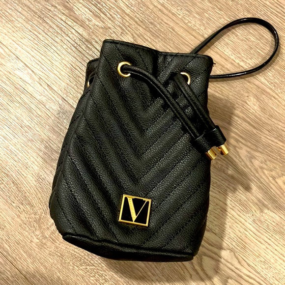 VICTORIA’S SECRET BLACK BUCKET POUCH - Picture 1 of 6